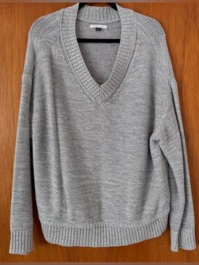 American Eagle Outfitters Light Gray V-Neck Oversized Knit Sweater